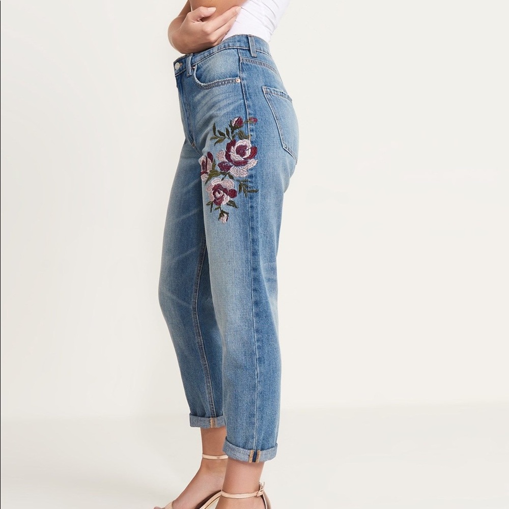 Like new! Dynamite Claudia Jeans w/ Floral Details | Mom Jeans